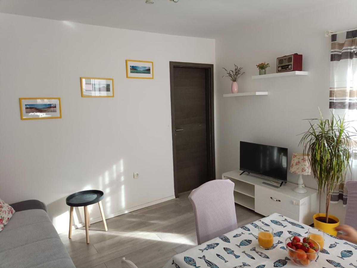 Apartman Mala Cici Lägenhet Zadar Exteriör bild
