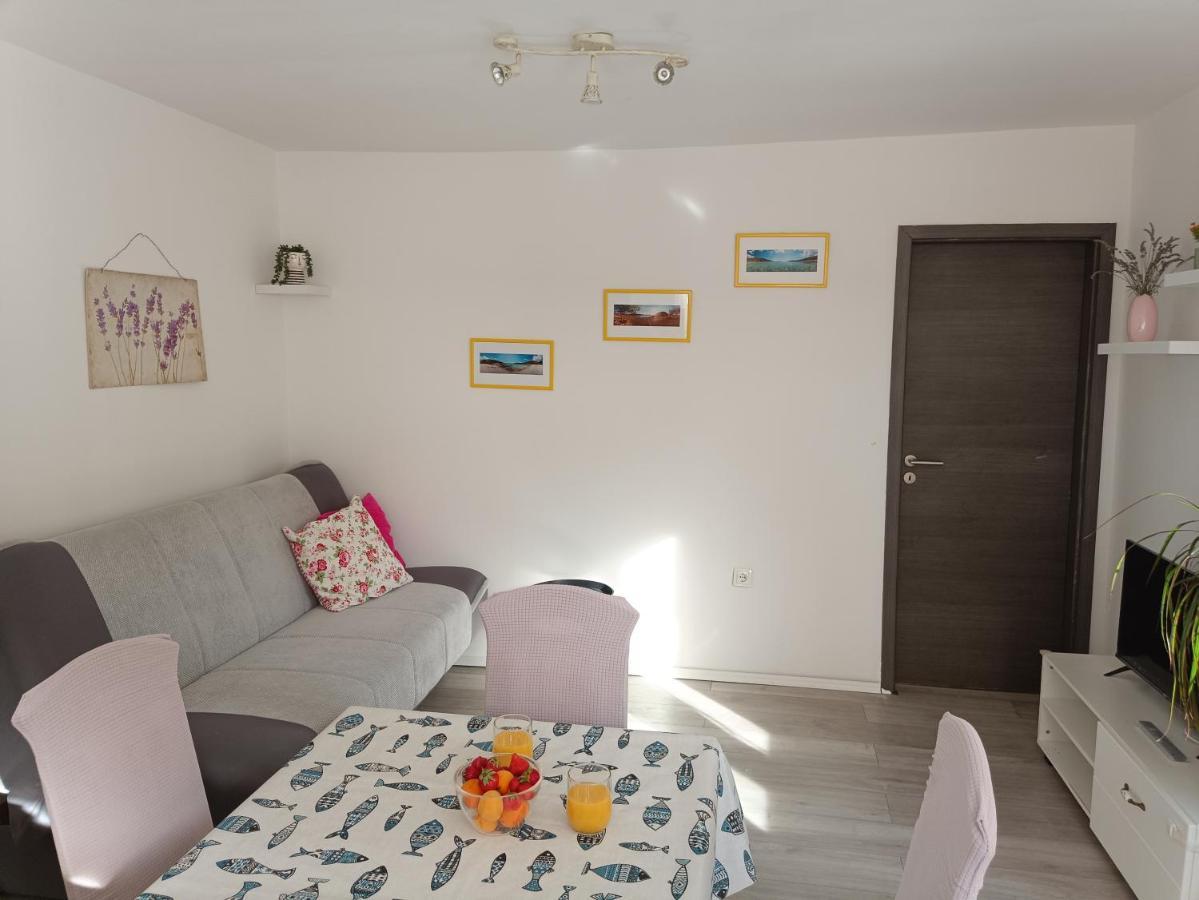Apartman Mala Cici Lägenhet Zadar Exteriör bild
